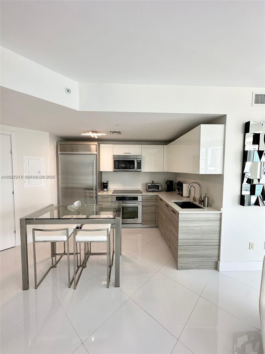1300 Brickell Bay Dr # 3101, Miami FL 33131 photo 4