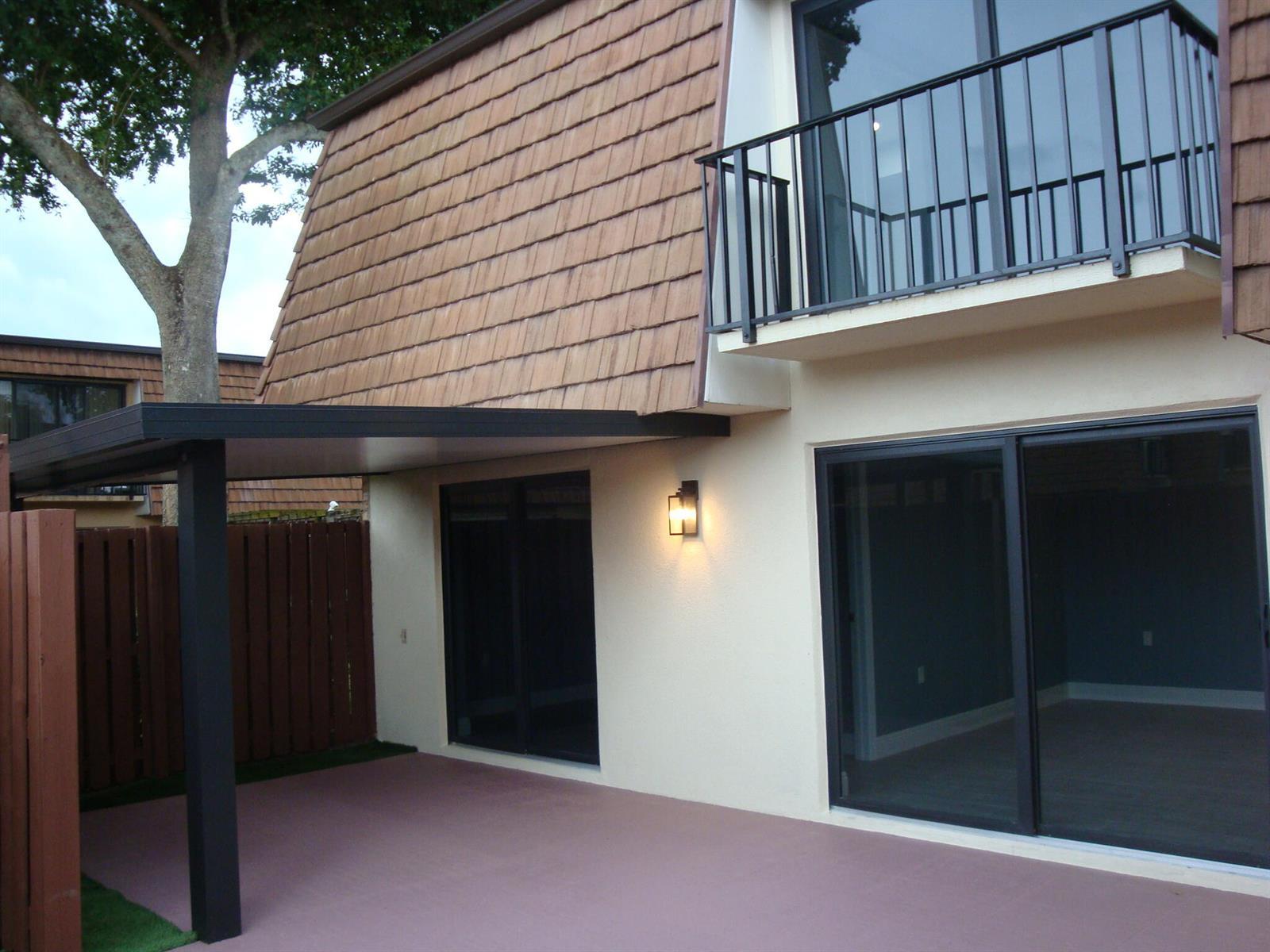 719 7th Lane, FL 33463 photo 2