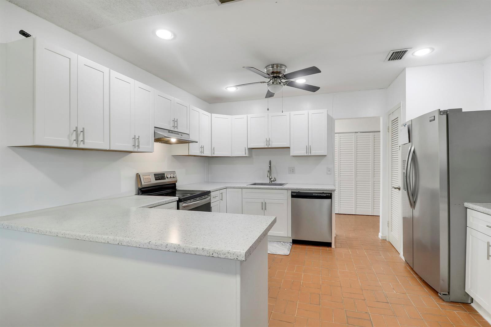 98 Pintail Court, Royal Palm Beach FL 33411 photo 3