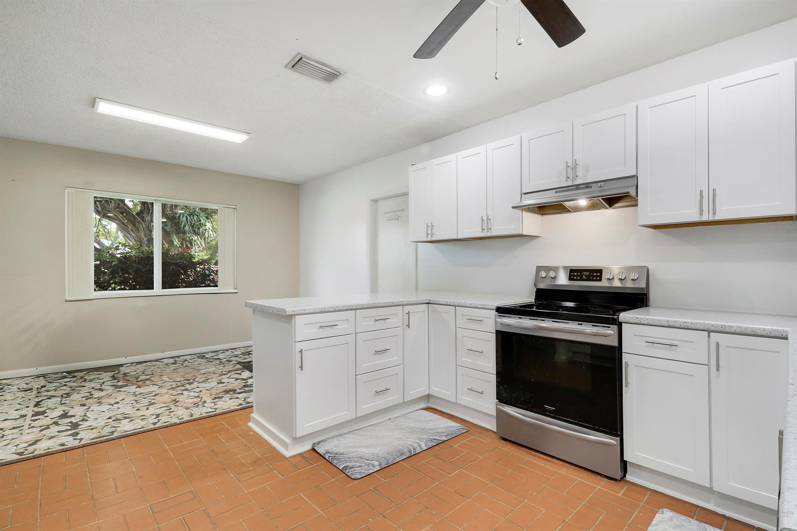 98 Pintail Court, Royal Palm Beach FL 33411 photo 5
