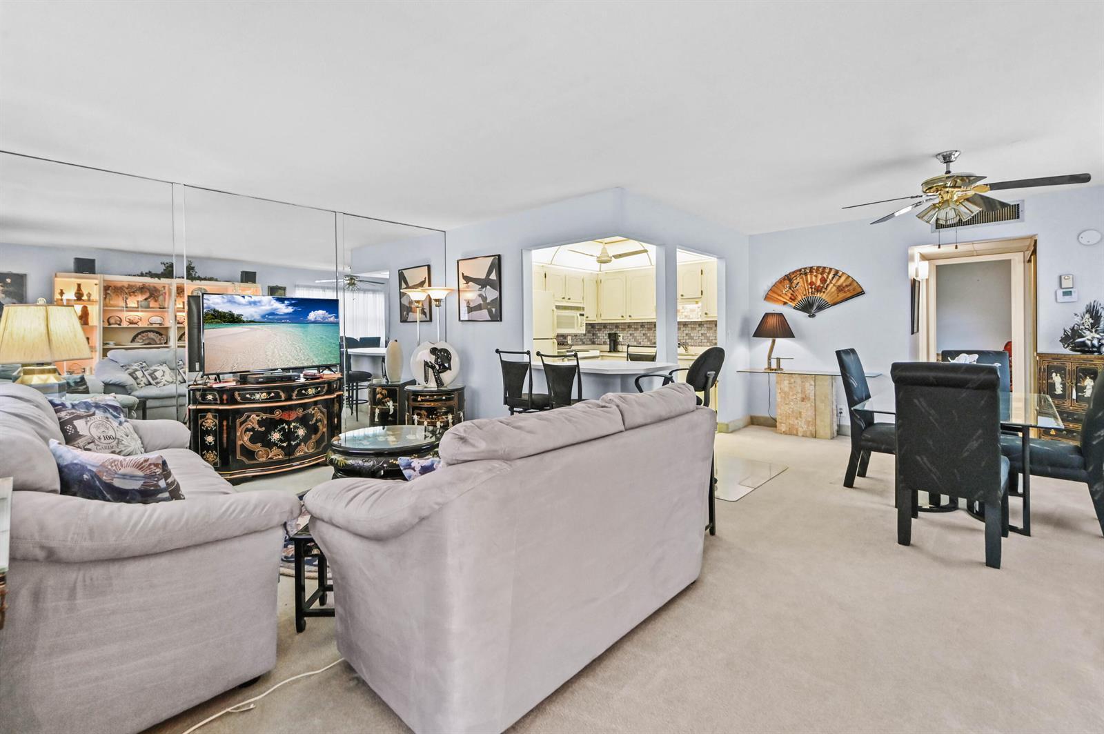 38 Saxony # A, Delray Beach FL 33446 photo 2
