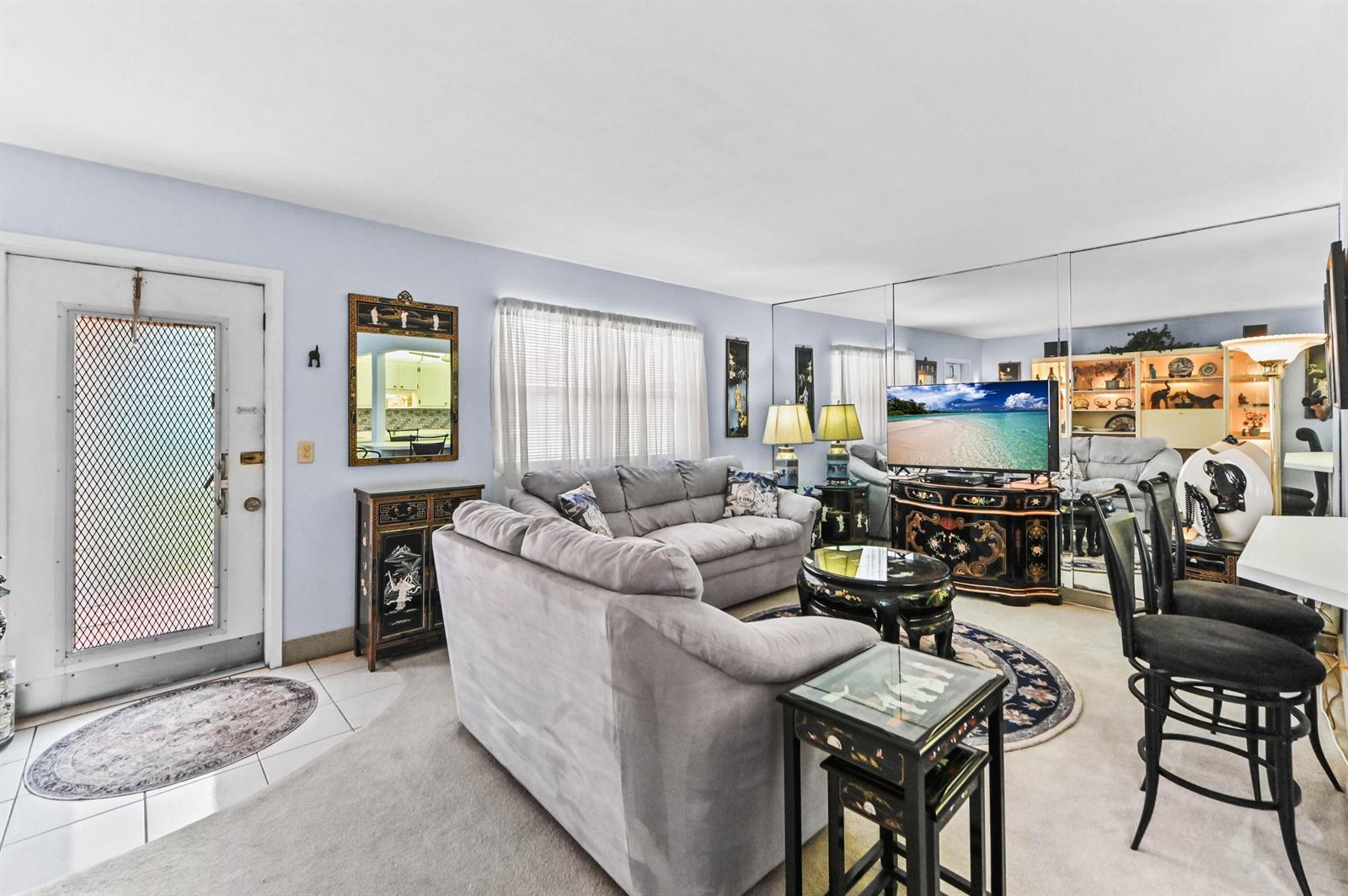 38 Saxony # A, Delray Beach FL 33446 photo 4