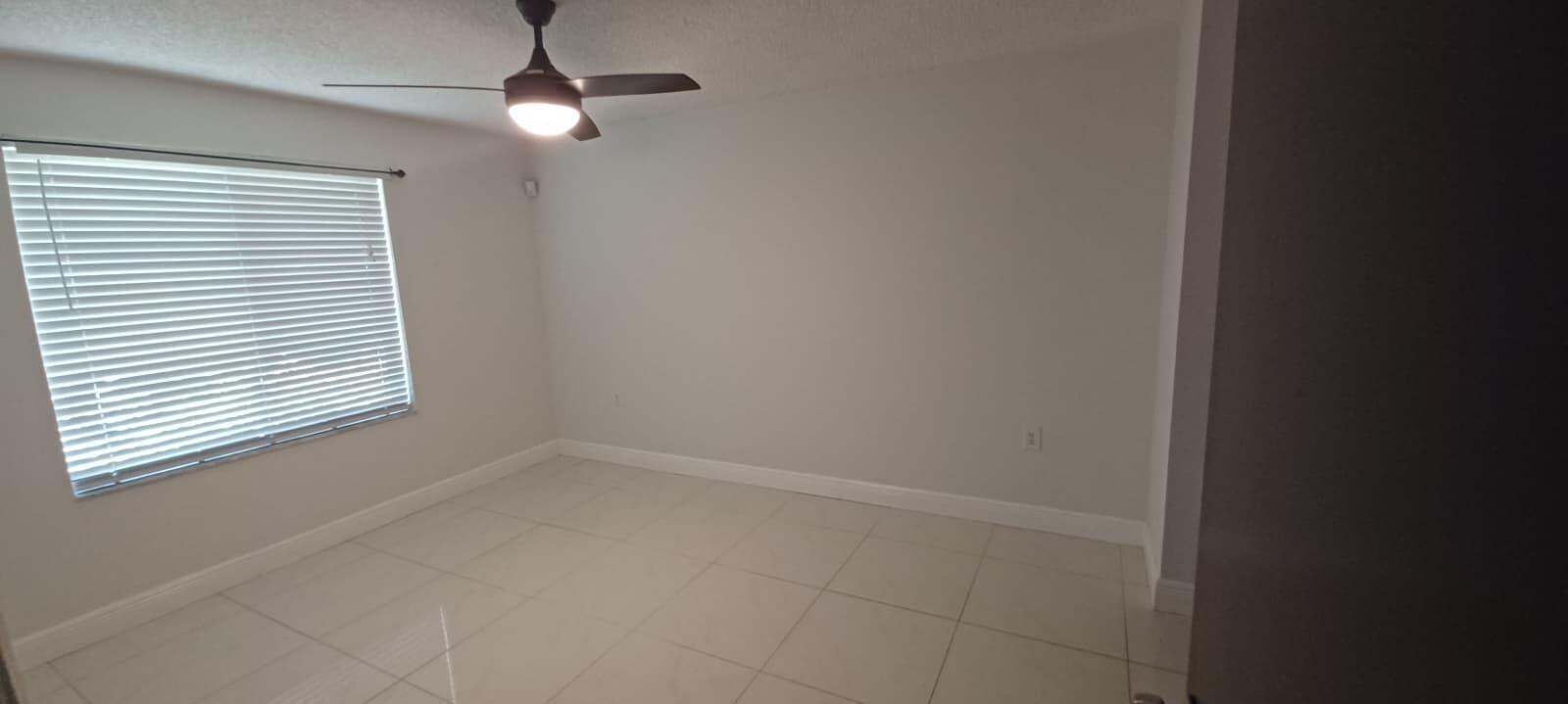 19111 Glenmoor Drive, West Palm Beach FL 33409 photo 4