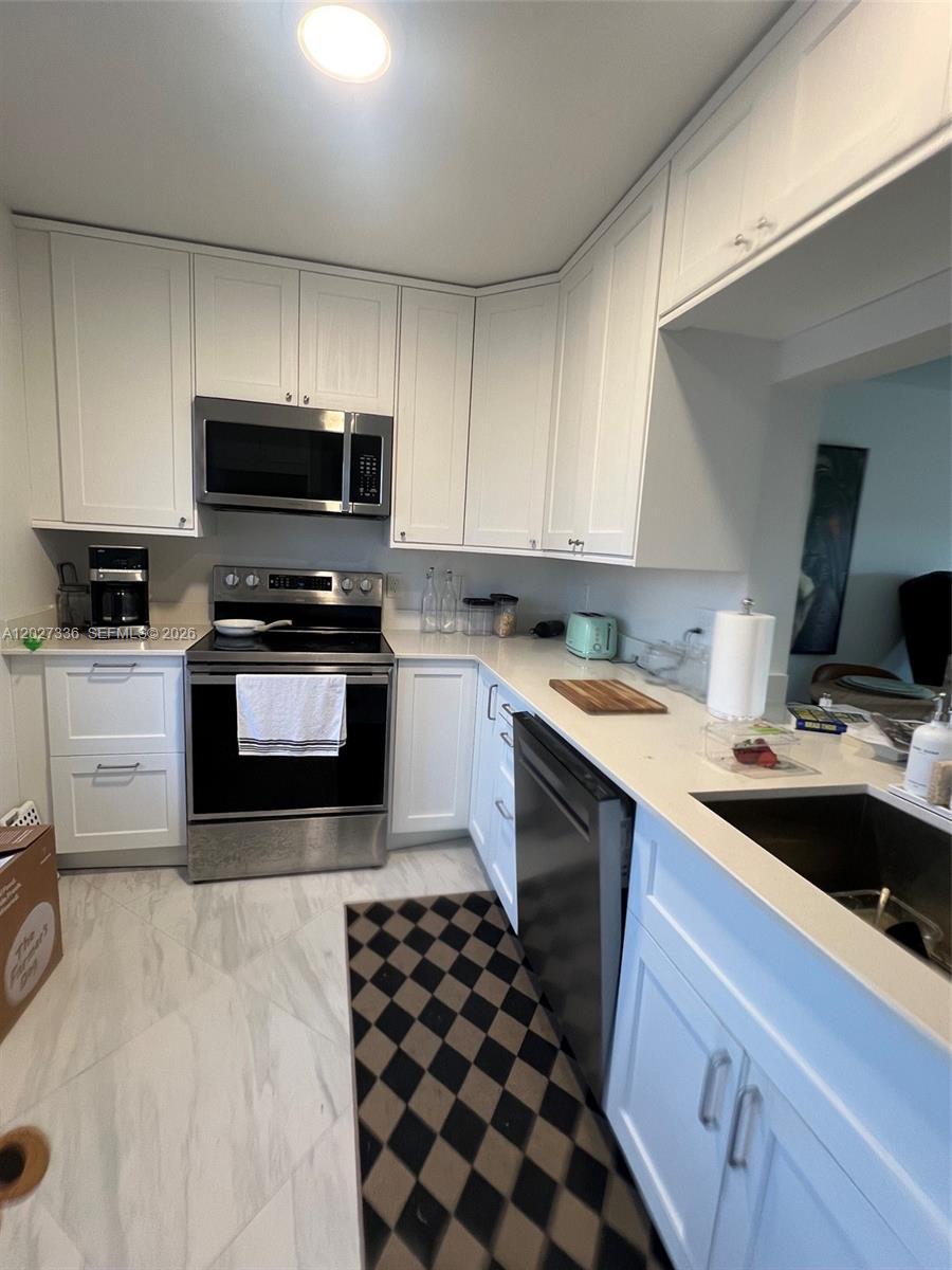1000 NE 14th Ave # 408, Hallandale Beach FL 33009 photo 2