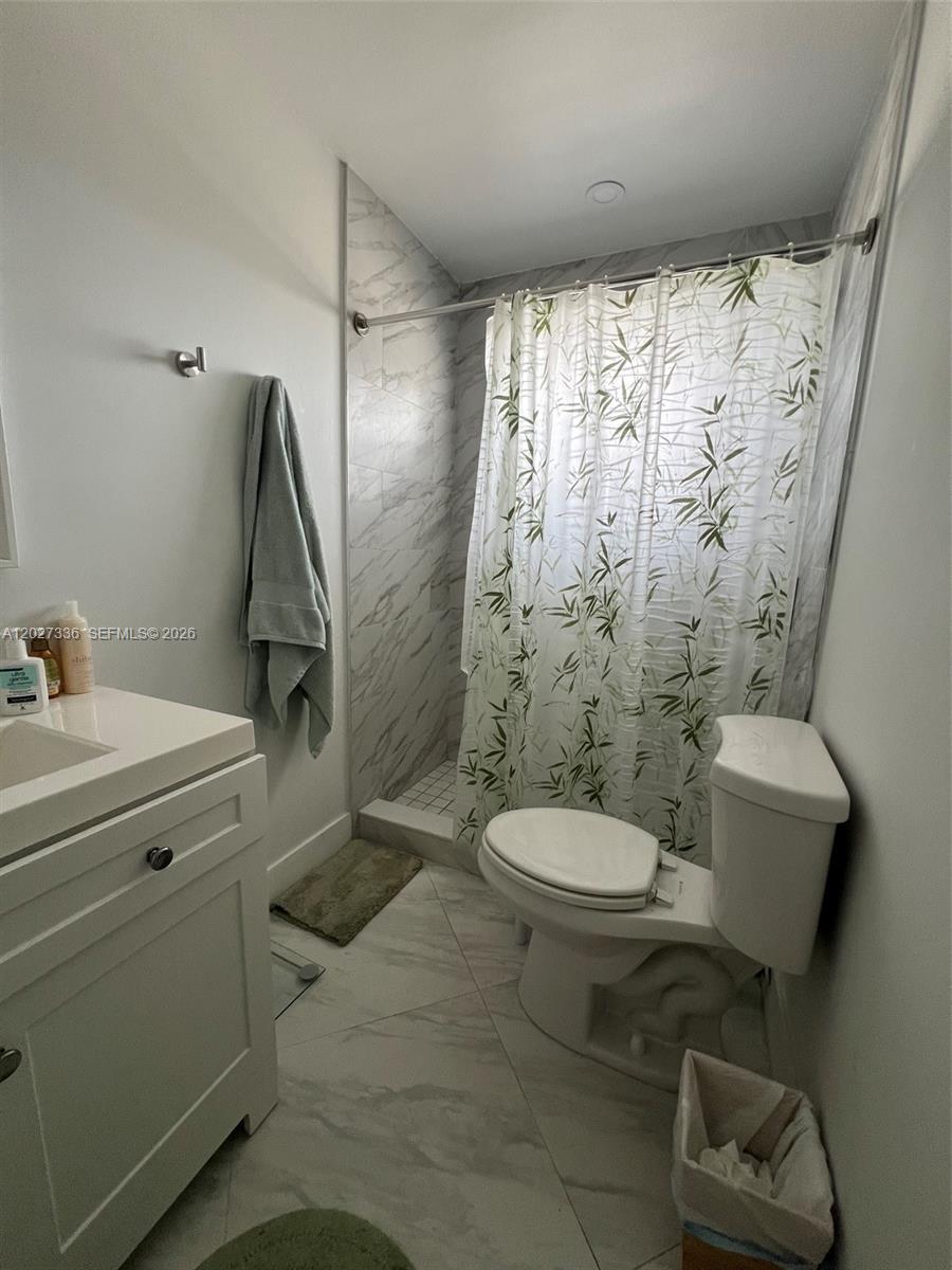 1000 NE 14th Ave # 408, Hallandale Beach FL 33009 photo 3