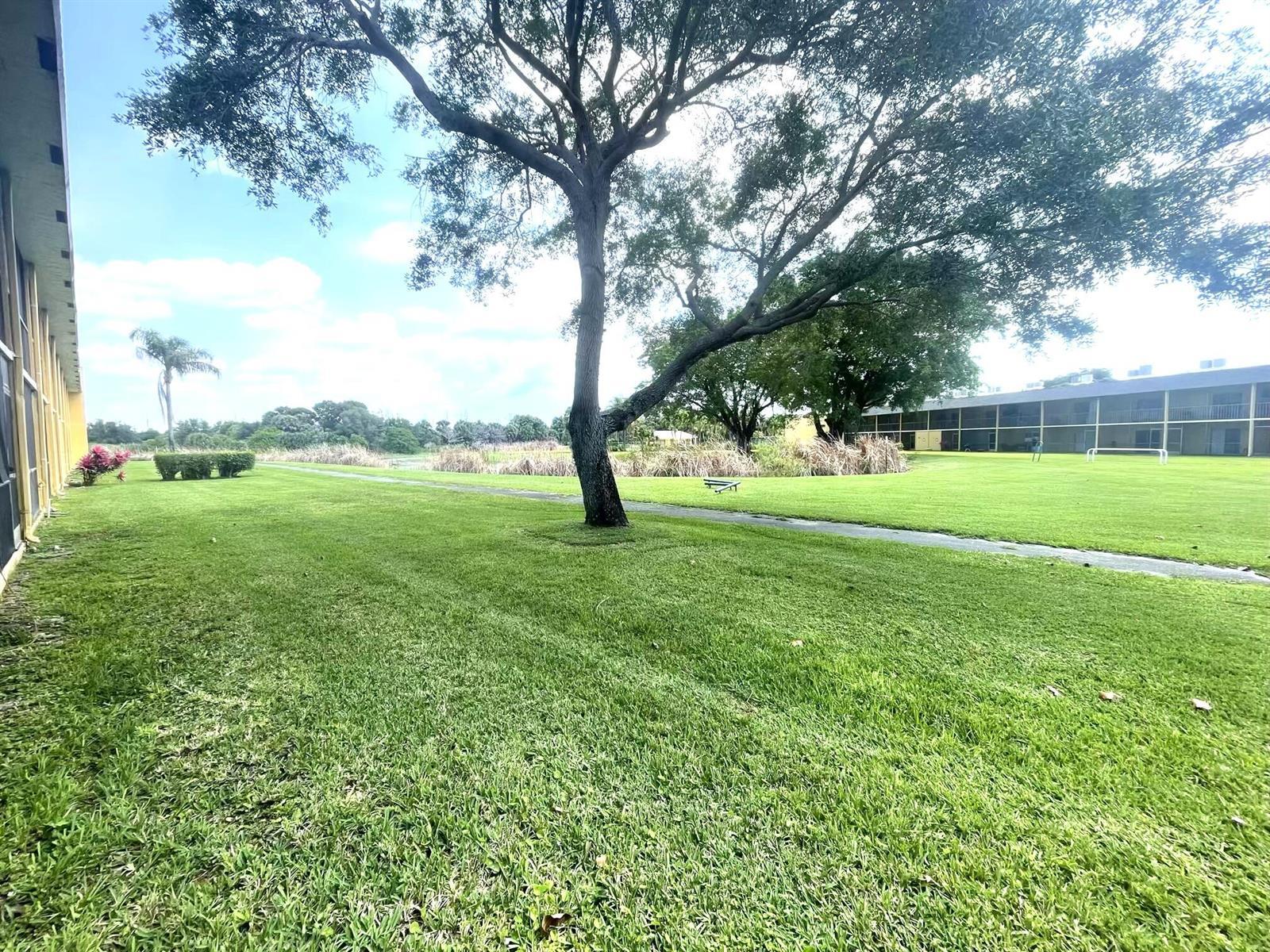 1811 Meadows Circle W, Boynton Beach FL 33436 photo 4