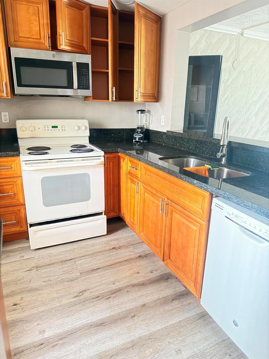 6451 N University Drive Apt 212, Tamarac FL 33321 photo 3