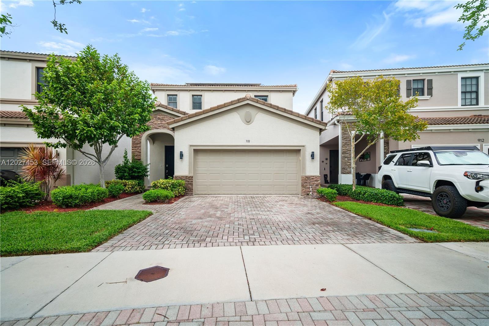 918 NE 191st St, Miami FL 33179 photo 4