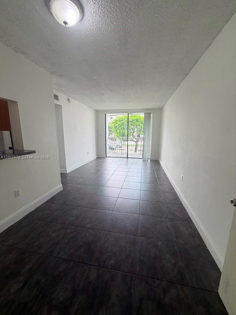 8185 NW 7th St # 218, Miami FL 33126 photo 3