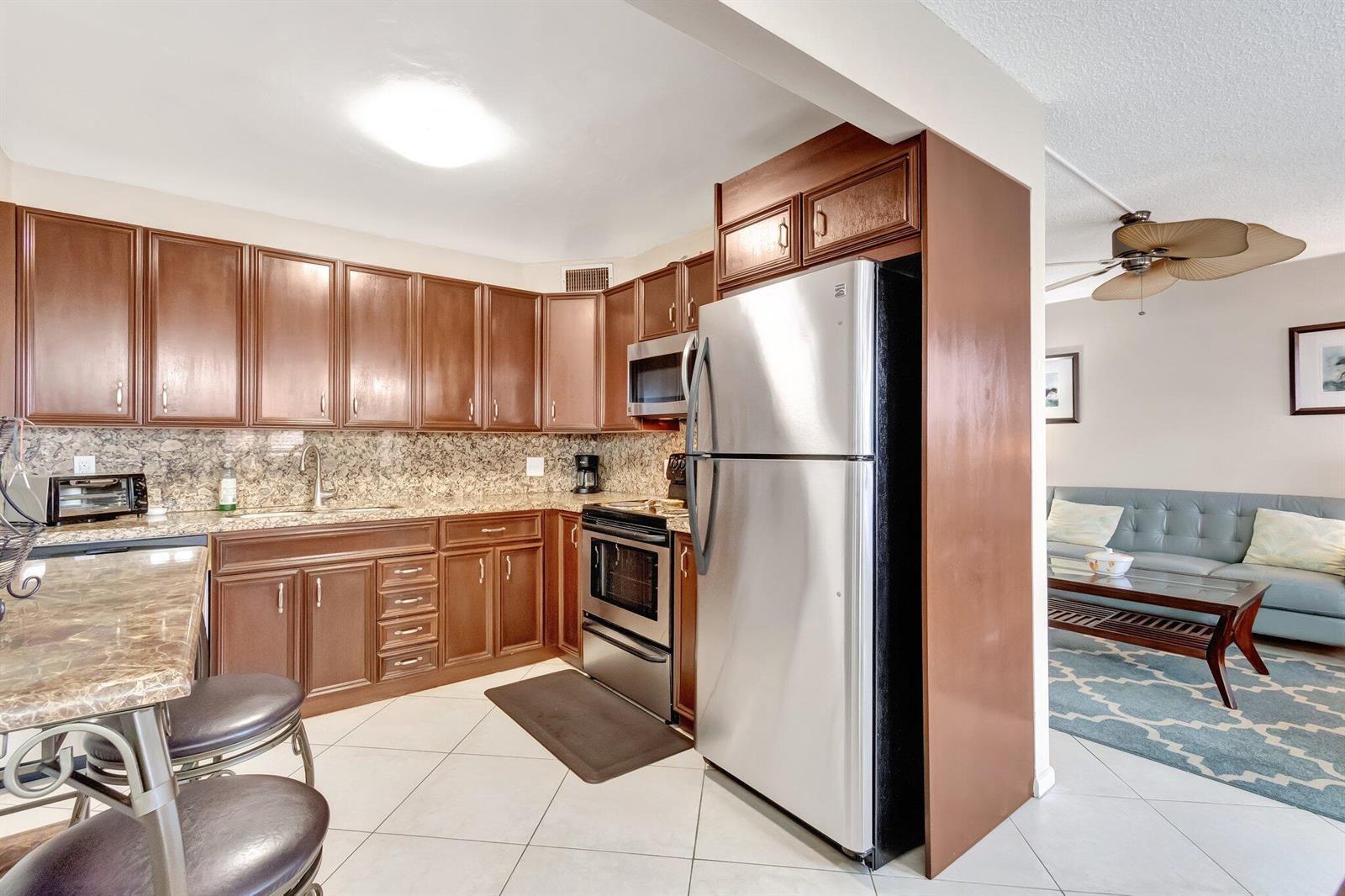 4049 Wolverton C, Boca Raton FL 33434 photo 2