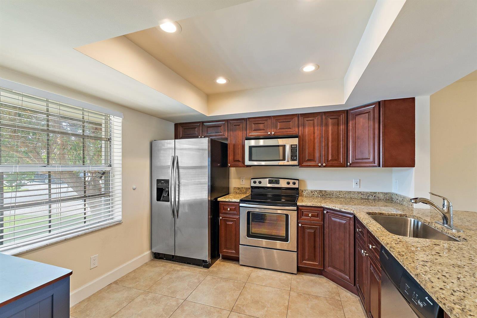 109 Doe Trail, Jupiter FL 33458 photo 4