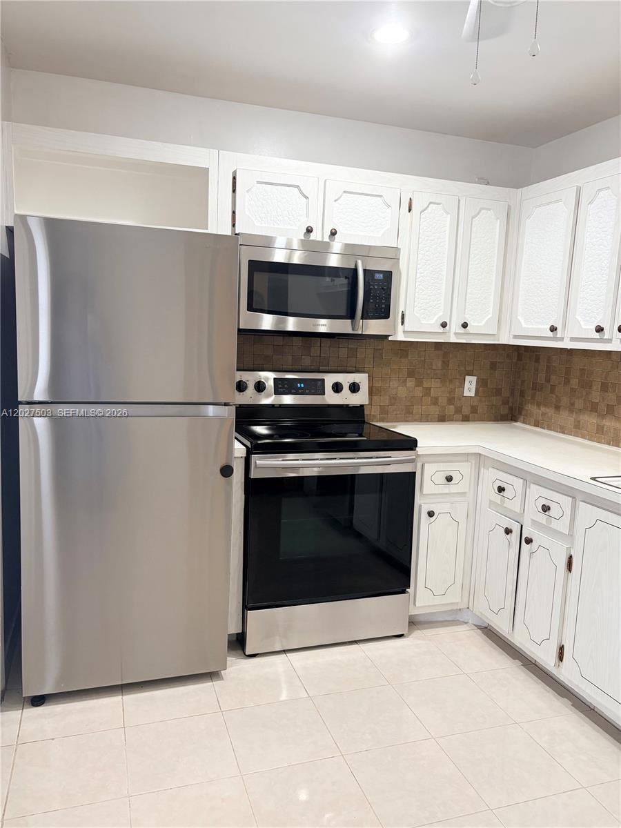 18900 NE 14th Ave # D302, Miami FL 33179