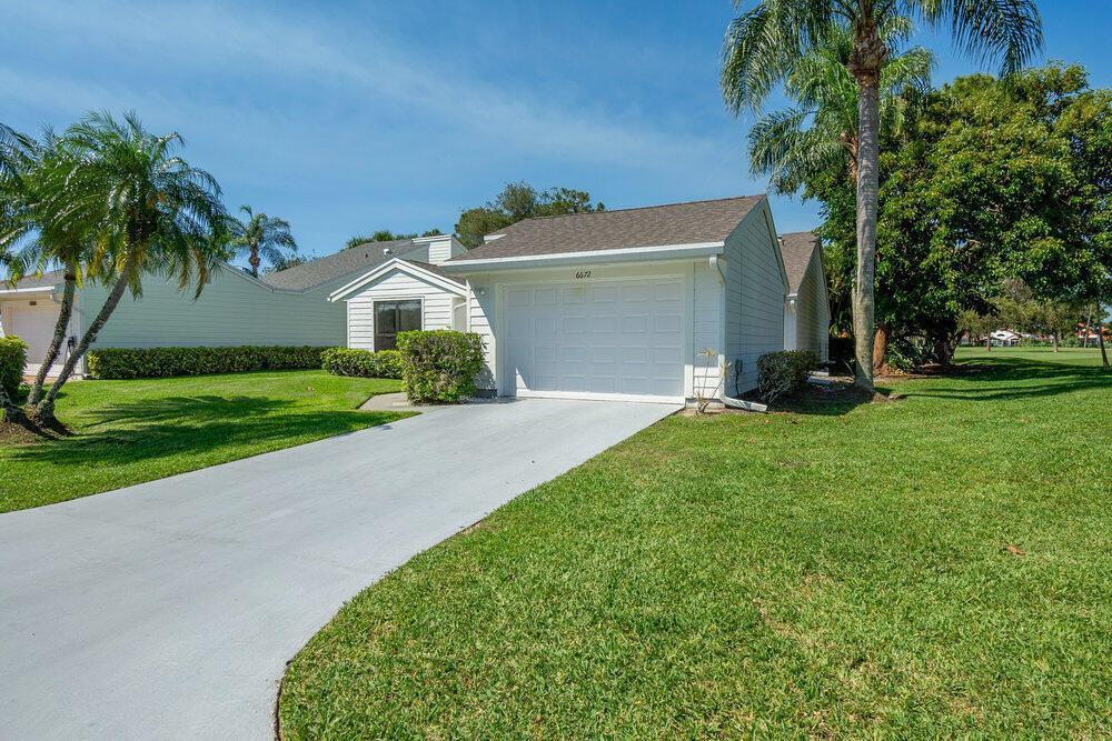 6672 S Pine Court, Palm Beach Gardens FL 33418 photo 2