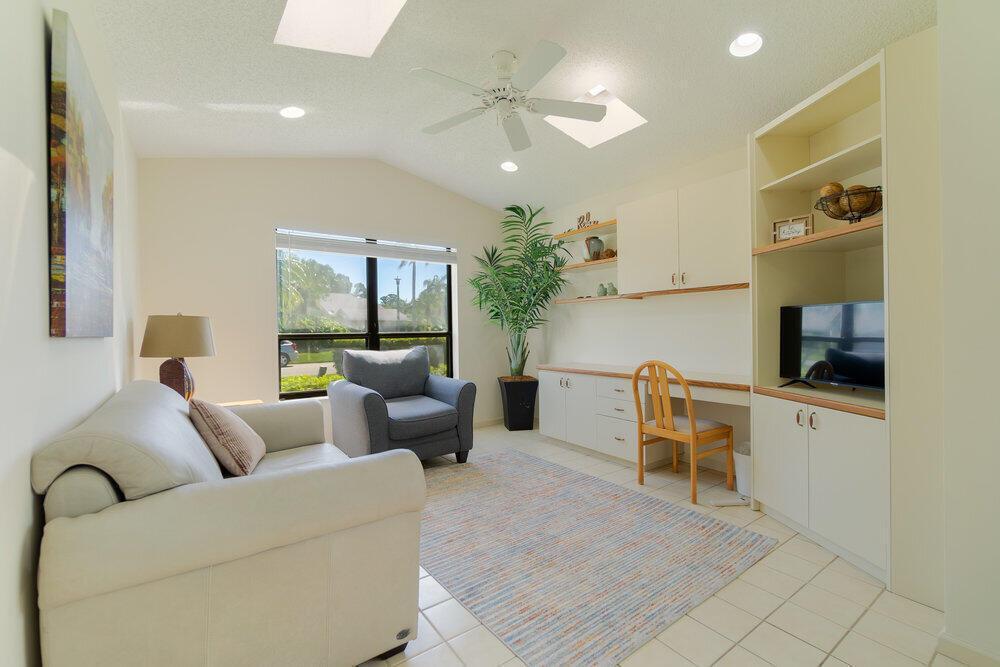 6672 S Pine Court, Palm Beach Gardens FL 33418 photo 5