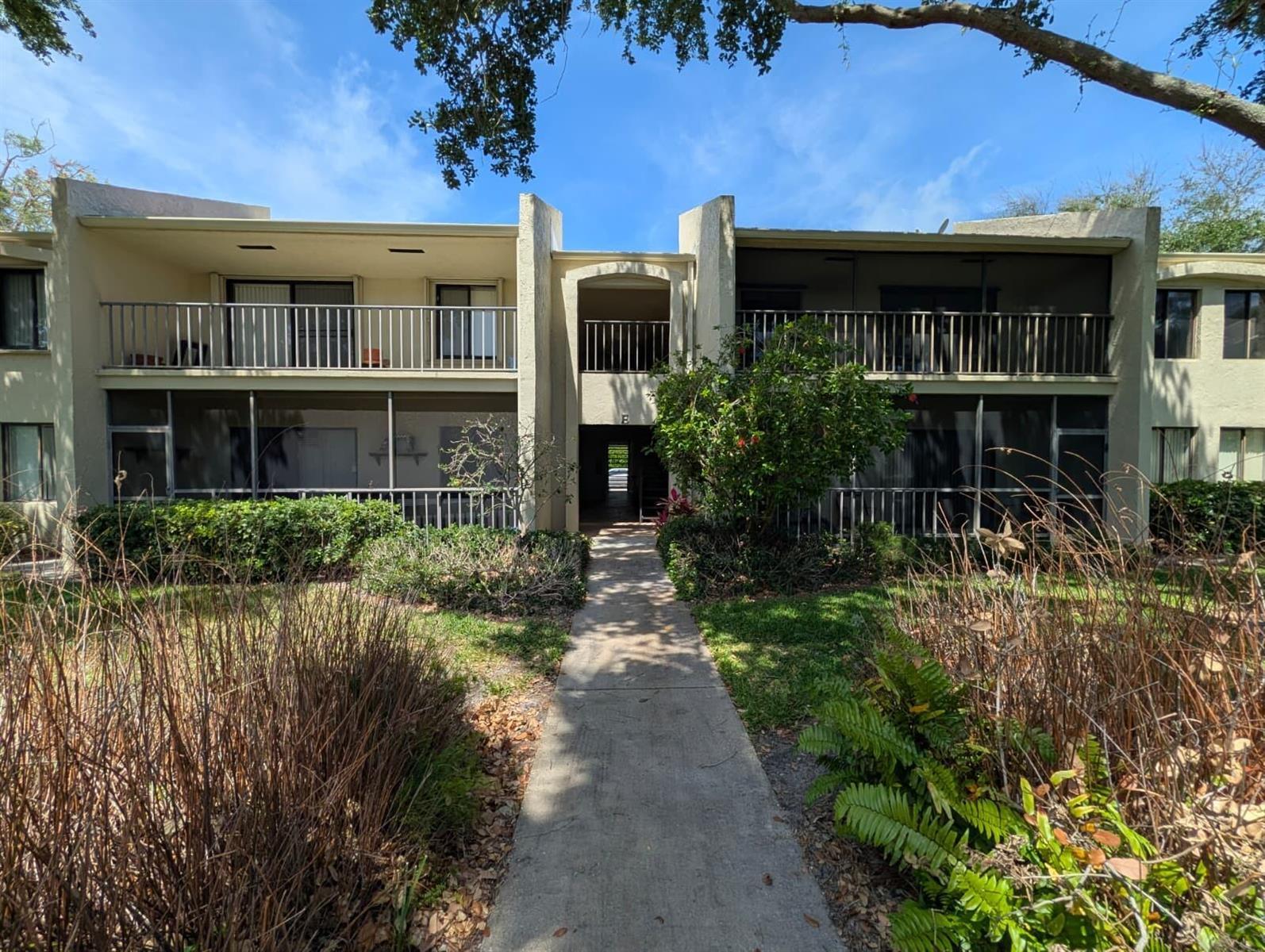 150 Pineview Road Apt E6, Jupiter FL 33469