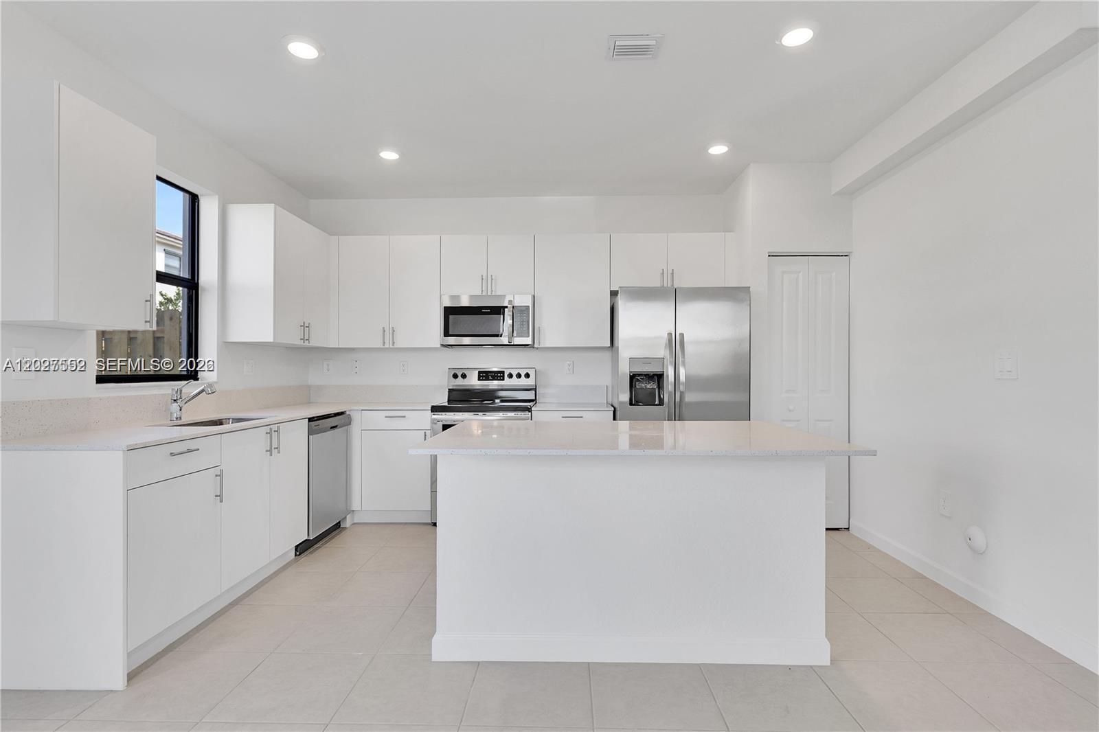 13033 SW 233rd Ter, Miami FL 33170 photo 4