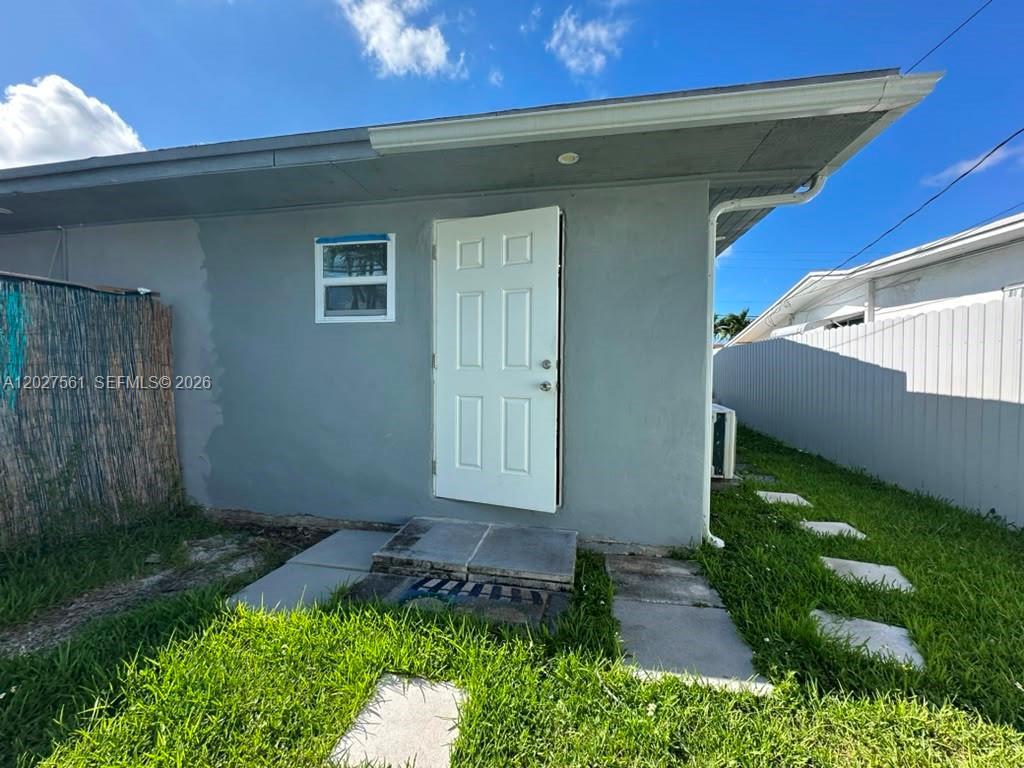 1090 W 60th St # 1, Hialeah FL 33012