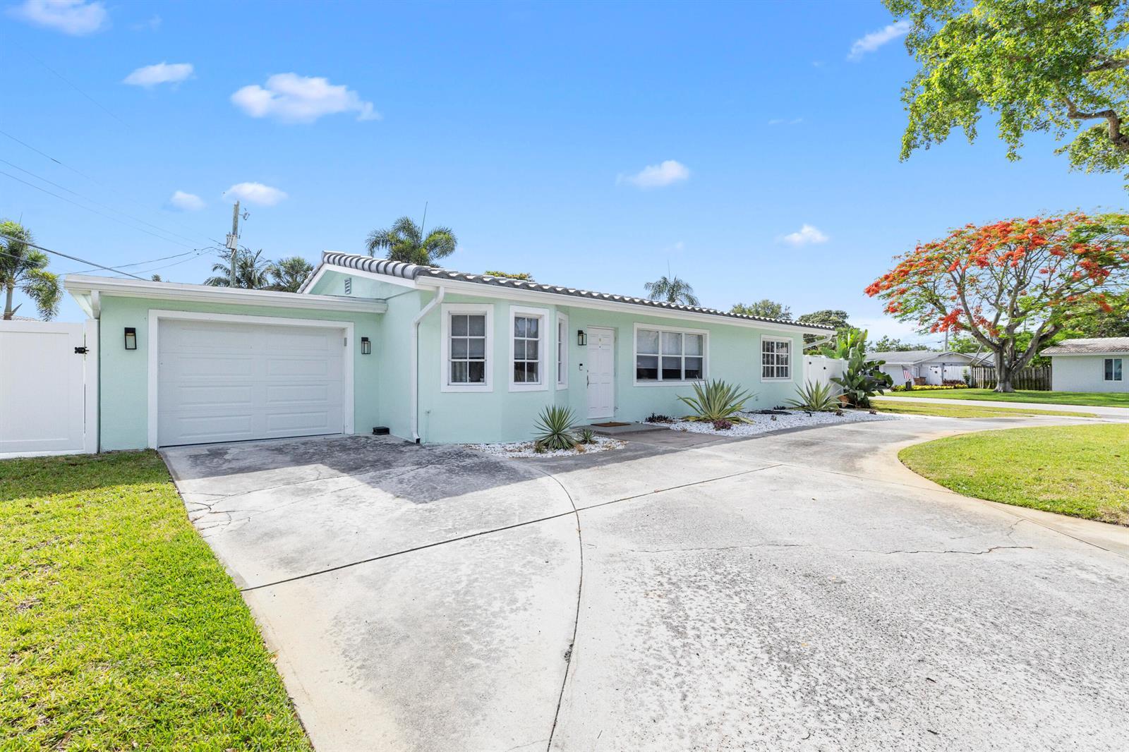 612 SE 10th Avenue, Deerfield Beach FL 33441 photo 2