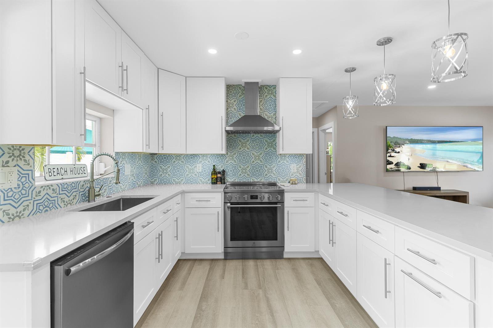 612 SE 10th Avenue, Deerfield Beach FL 33441 photo 5