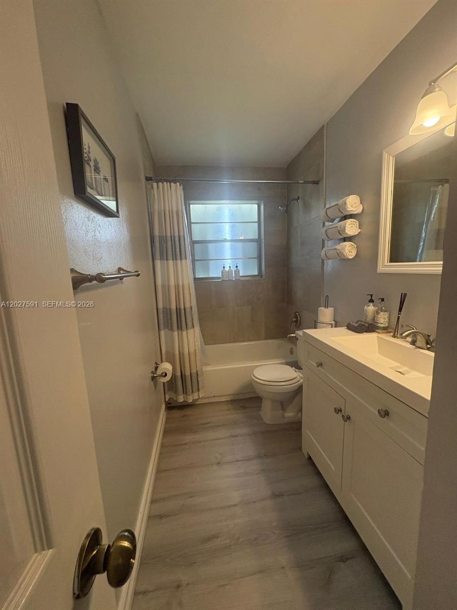 201 Columbus Pkwy # A, Hollywood FL 33021 photo 3