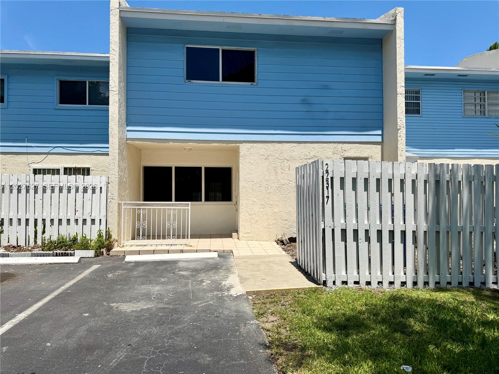22317 SW 103rd Ave, Cutler Bay FL 33190 photo 2