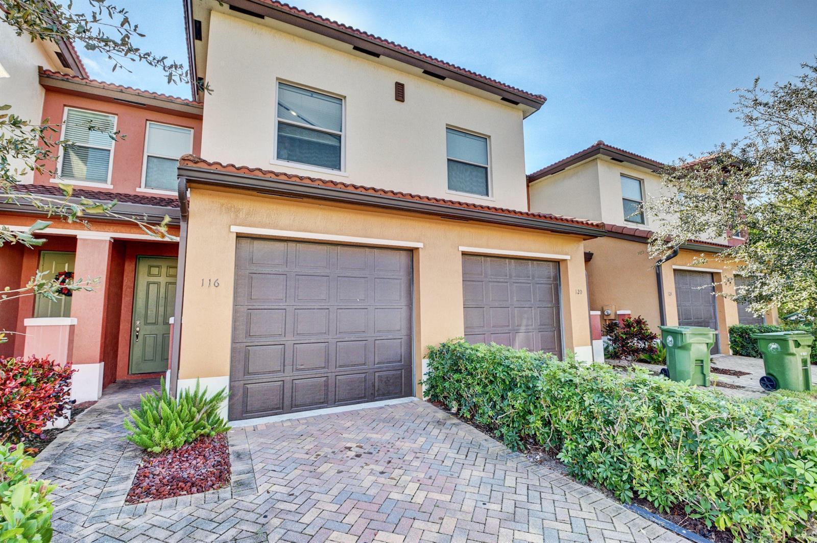 113 Hemingway Court, Palm Springs FL 33461