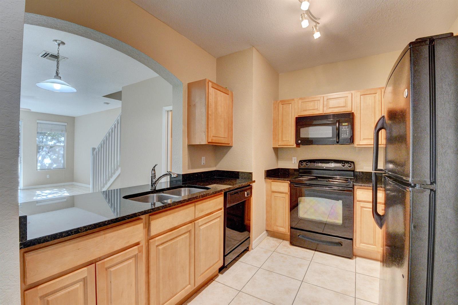 113 Hemingway Court, Palm Springs FL 33461 photo 4