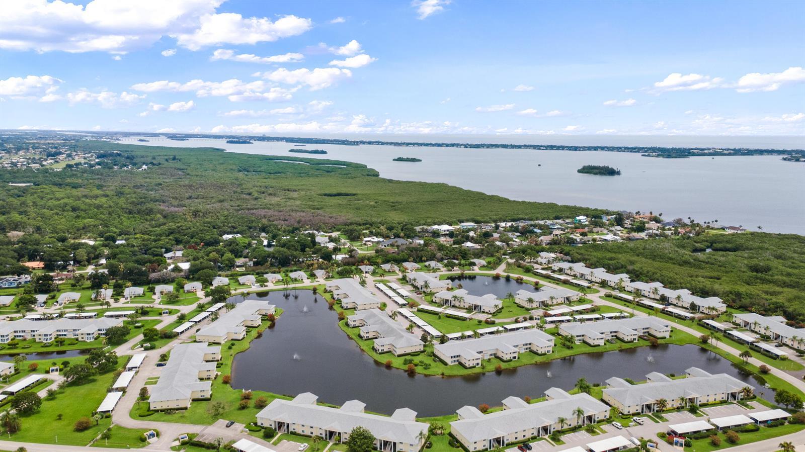625 W Lake Jasmine Circle # 108, Vero Beach FL 32962 photo 2