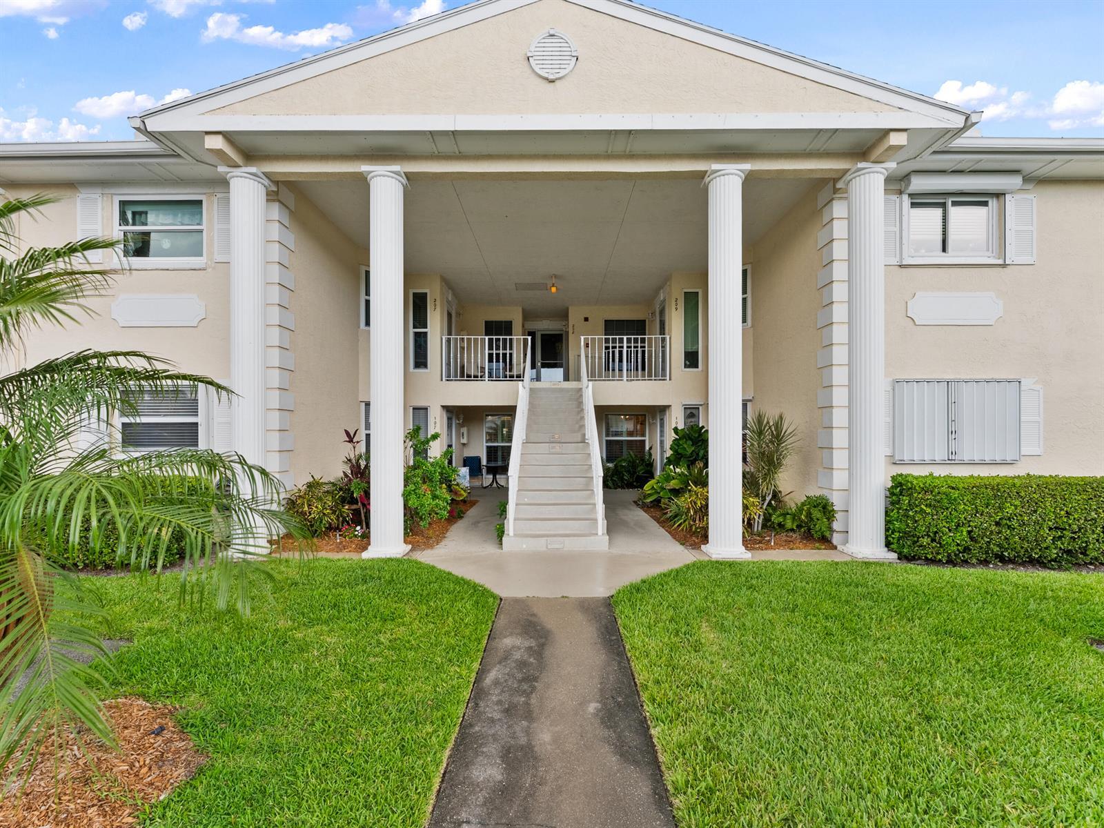 625 W Lake Jasmine Circle # 108, Vero Beach FL 32962 photo 3