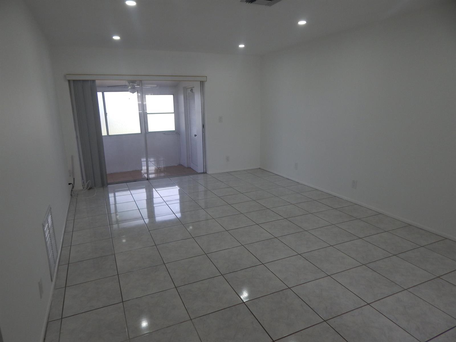 2930 E Ashley Dr Drive E # B, West Palm Beach FL 33415 photo 5