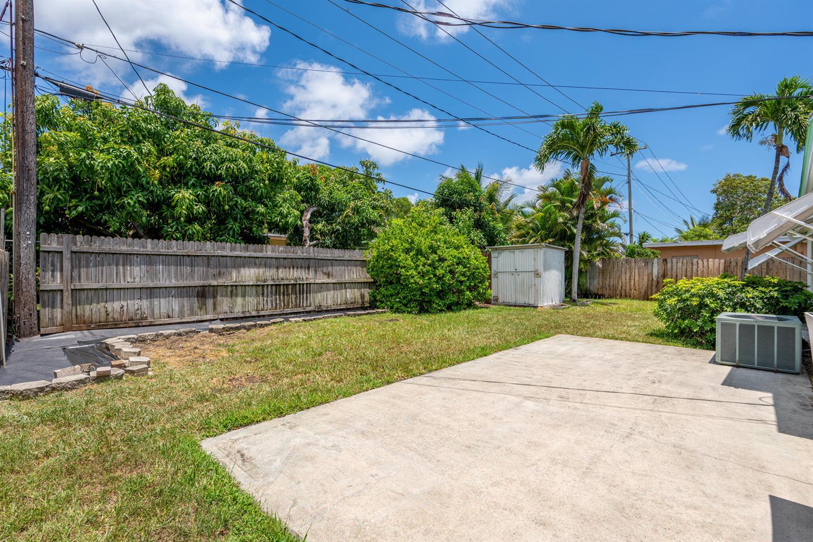 1029 Andrews Road, West Palm Beach FL 33405 photo 4