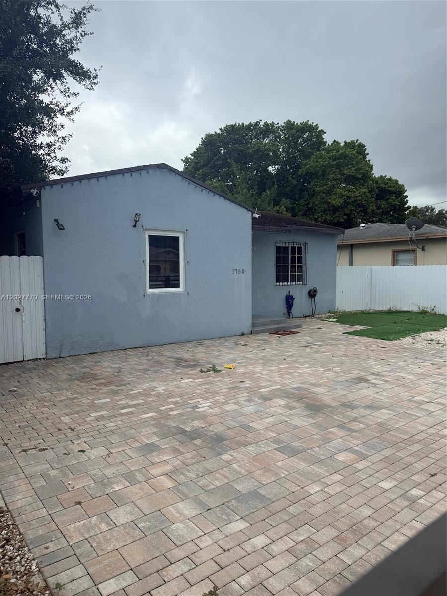 1750 NW 55th Ter, Miami FL 33142 photo 5