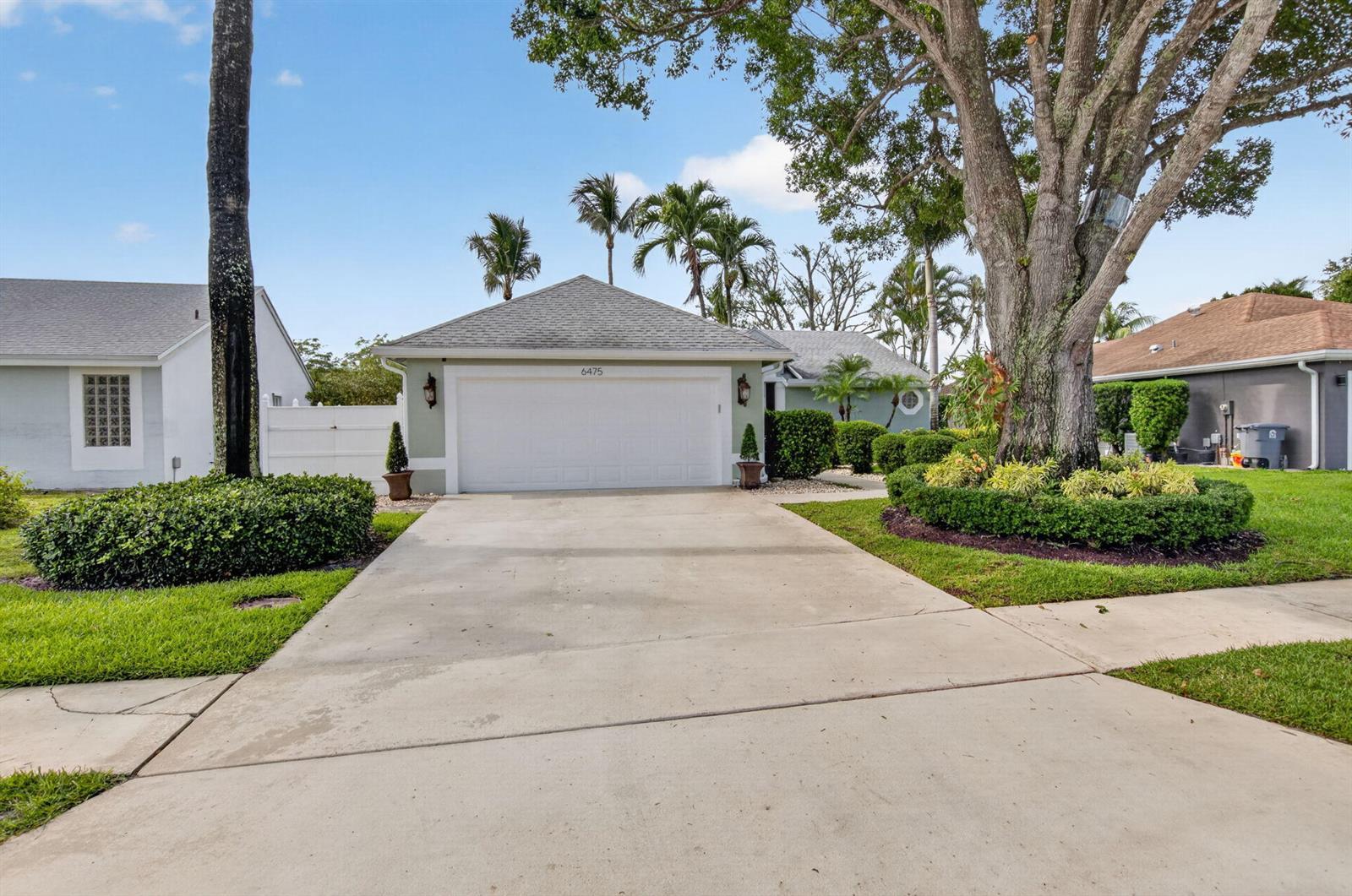 6475 Terra Rosa Circle, Boynton Beach FL 33472 photo 2