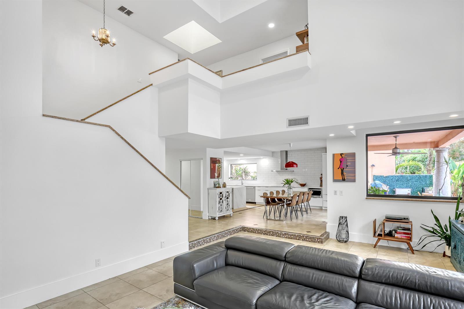 6532 Via Rosa, Boca Raton FL 33433 photo 2