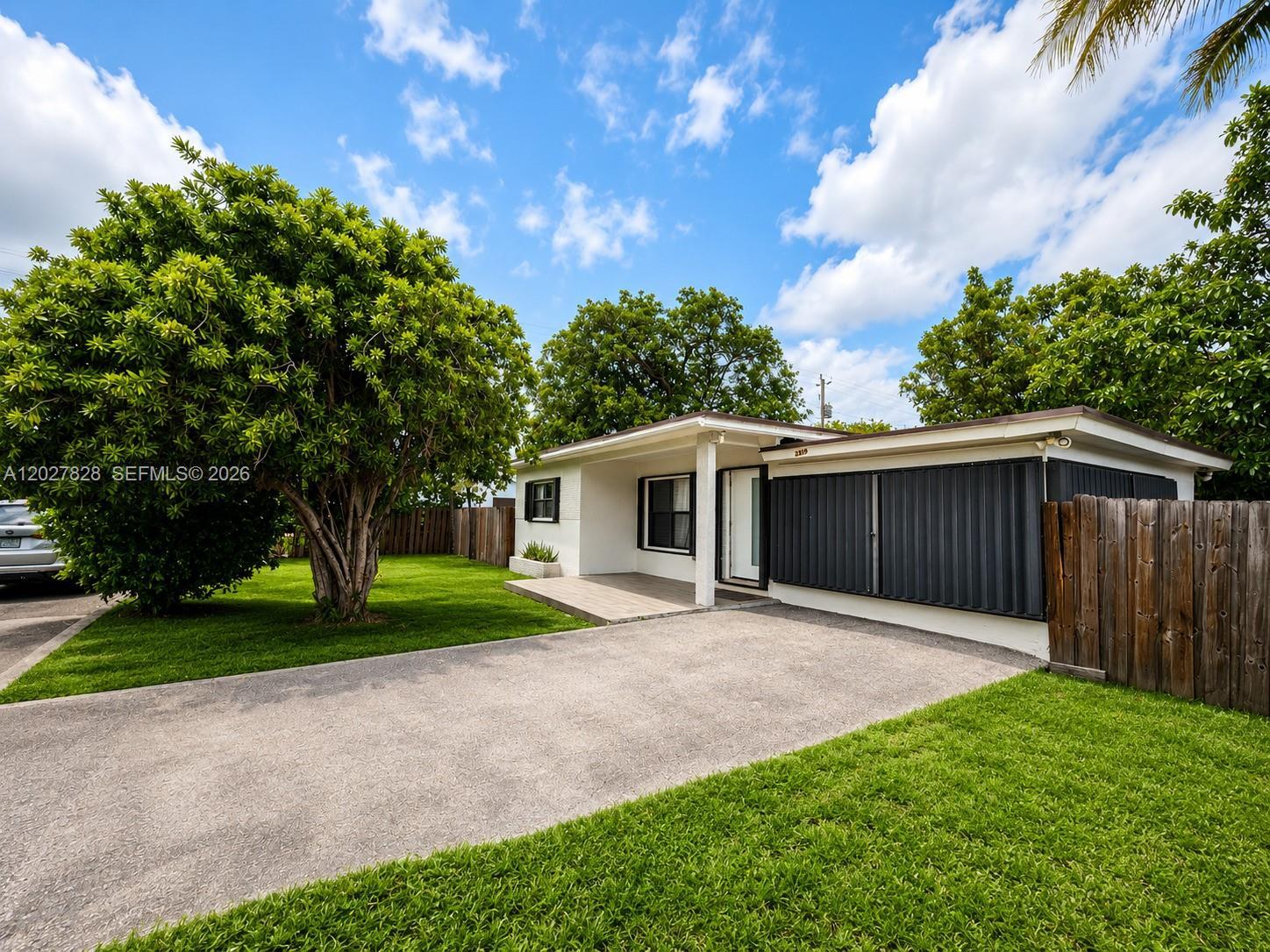 2515 SW 62nd Ave, Miramar FL 33023 photo 2