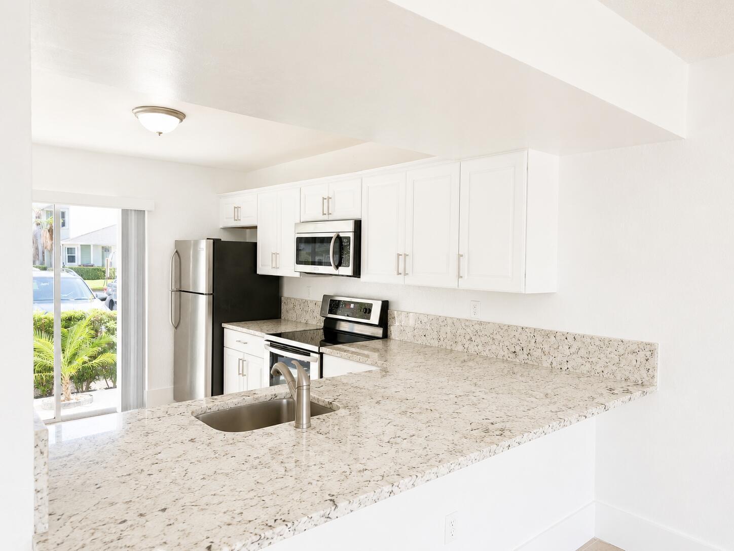 887 Crystal Lake Drive, Pompano Beach FL 33064 photo 4