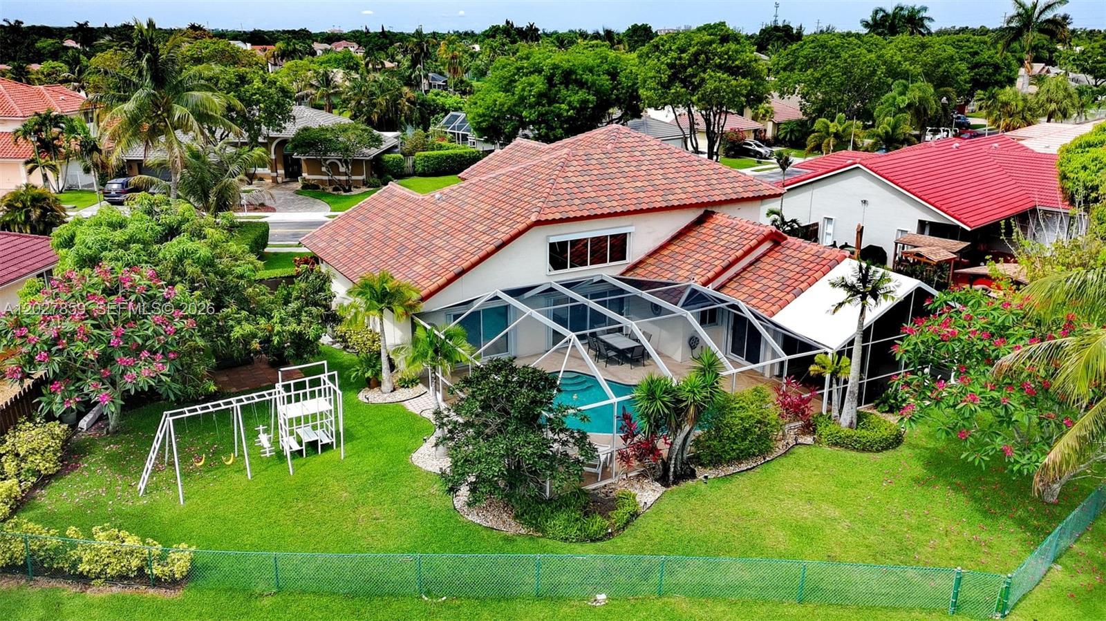 10237 SW 12th St, Pembroke Pines FL 33025 photo 3