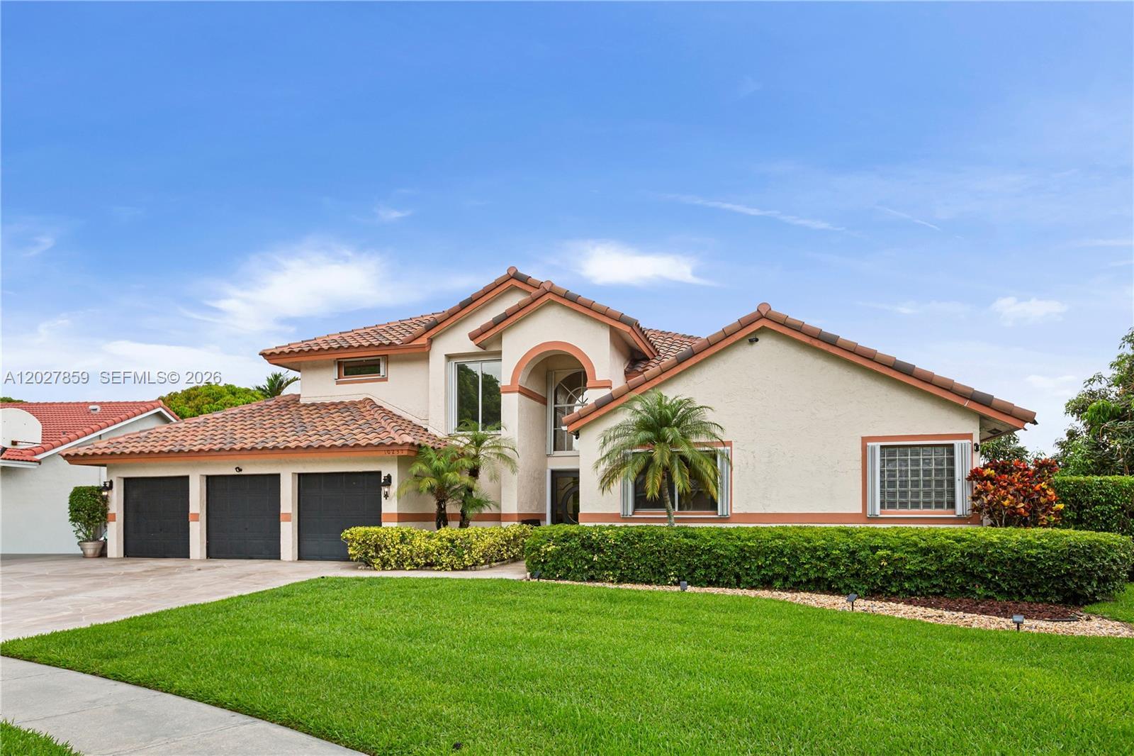10237 SW 12th St, Pembroke Pines FL 33025