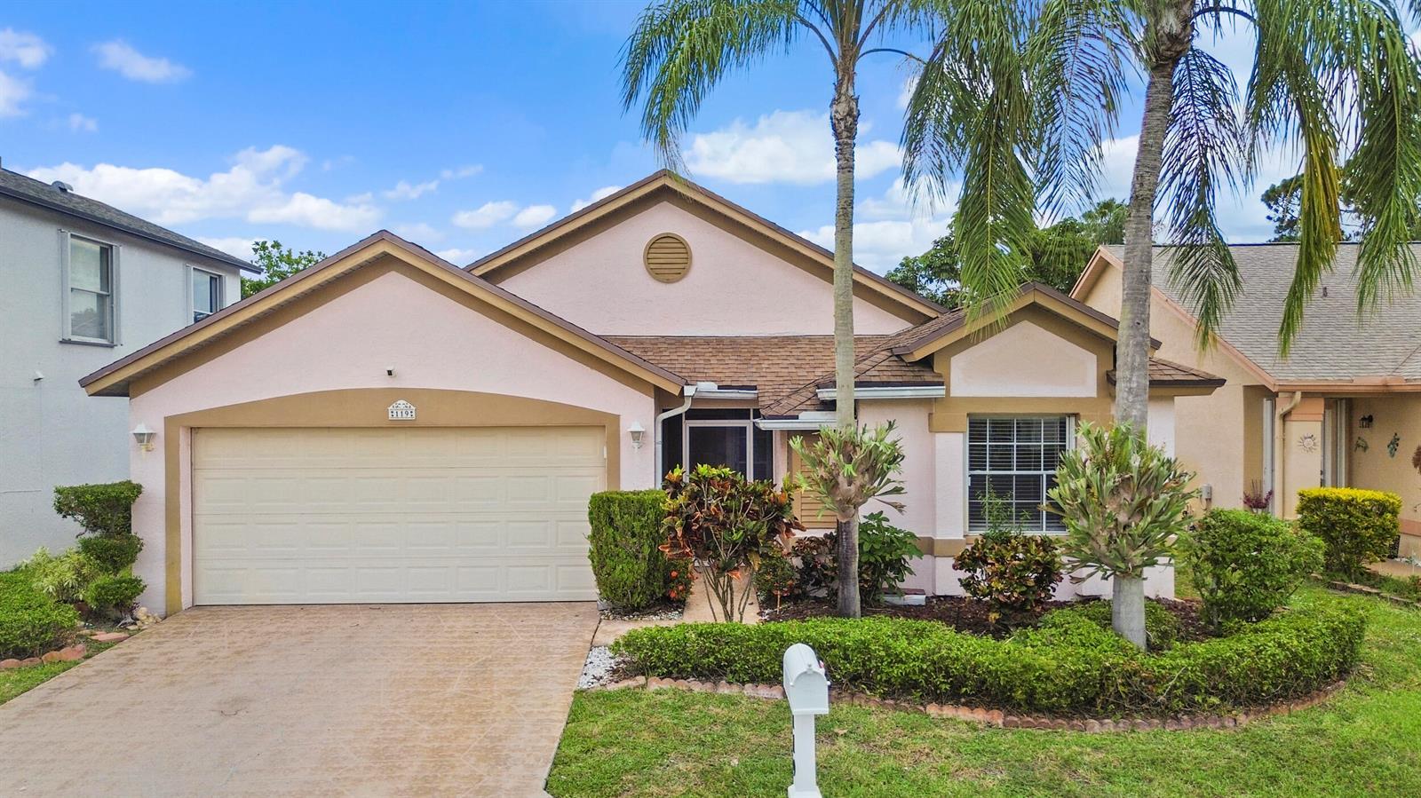 119 Hammocks Court, FL 33413 photo 4