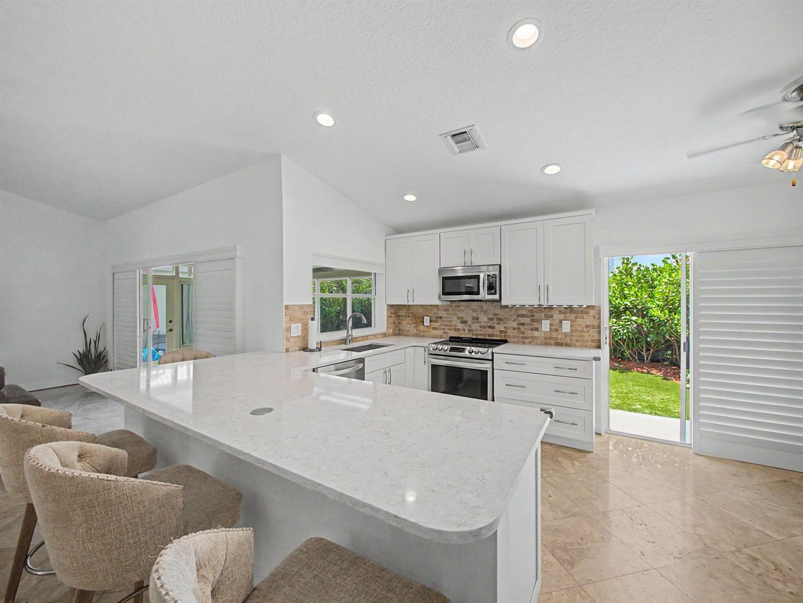 10109 Oak Bark Lane, Palm Beach Gardens FL 33410 photo 3