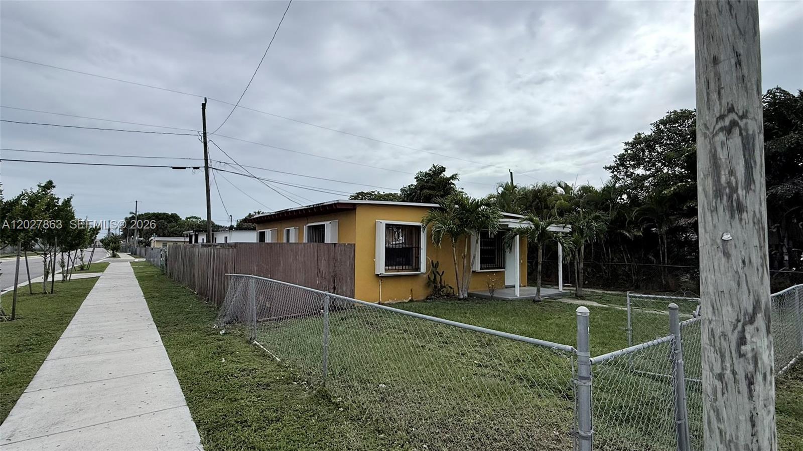 544 NW 10th St, Florida City FL 33034 photo 3