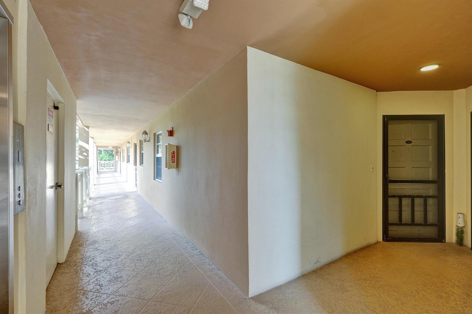 304 Golfview Road # 304, North Palm Beach FL 33408 photo 3