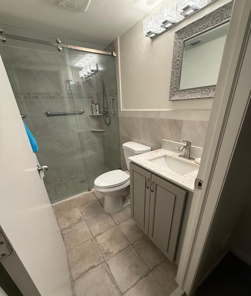 234 Pine Hov # 1, FL 33463 photo 4