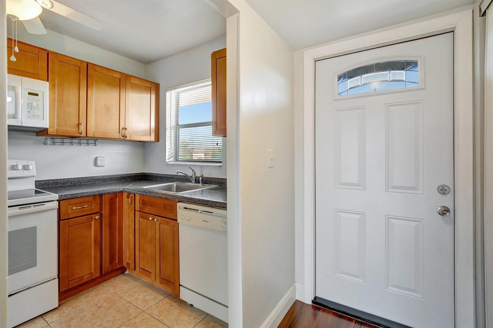 8225 Sunrise Lakes Boulevard # 303, Sunrise FL 33322 photo 3