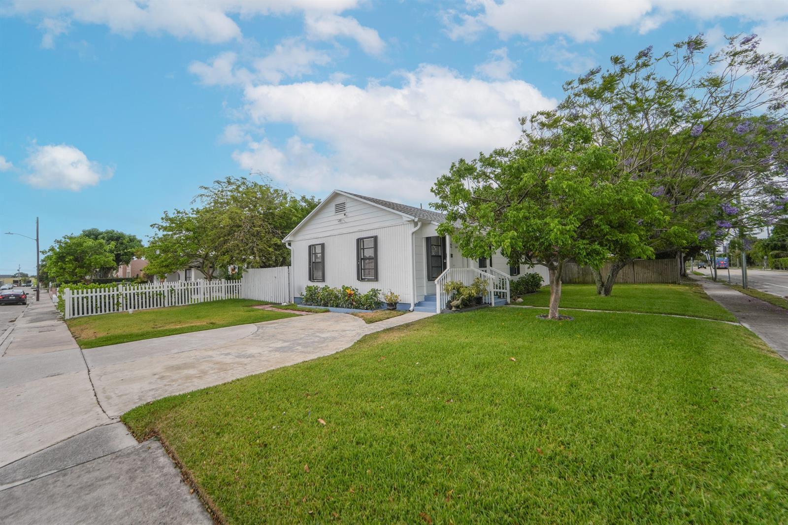 5000 Lake Avenue, West Palm Beach FL 33405 photo 2