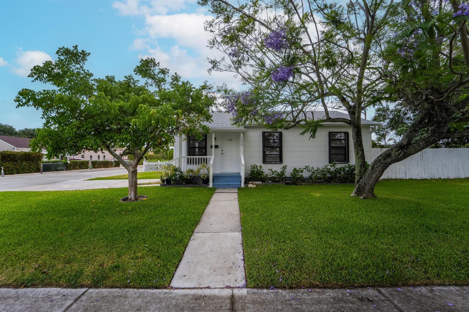 5000 Lake Avenue, West Palm Beach FL 33405