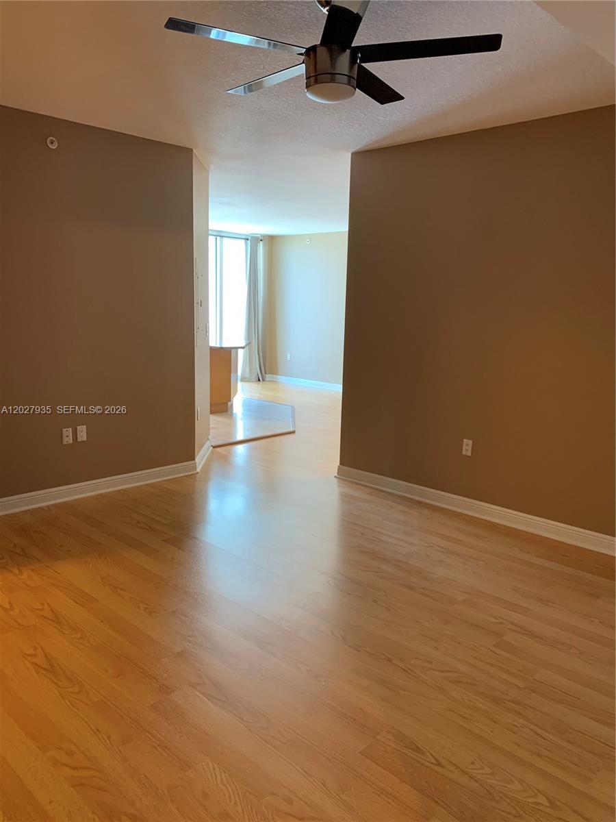 Hallandale Beach, FL 33009 photo 2