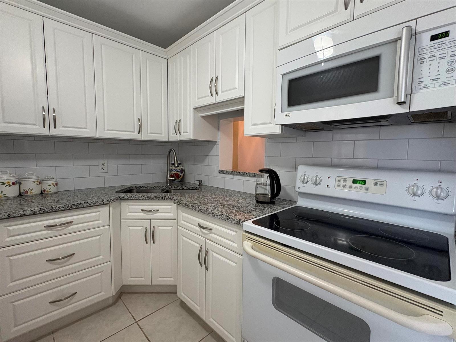108 NE 20th Avenue NE # 206, Boynton Beach FL 33435 photo 4
