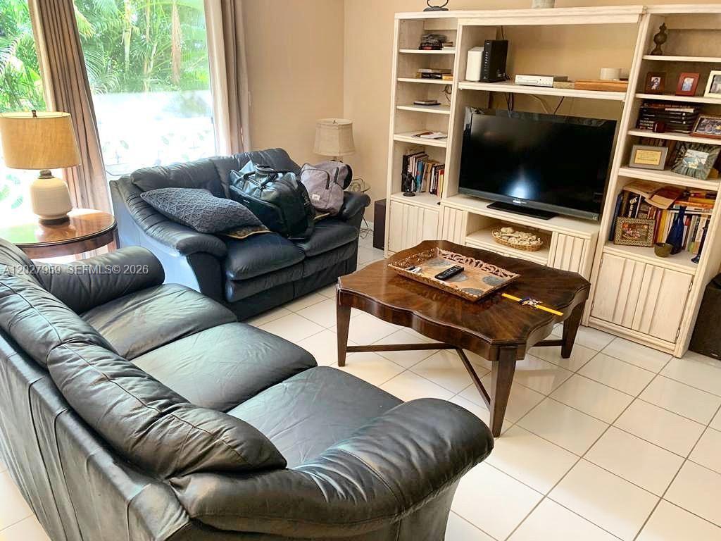 815 Middle River Dr # 203, Fort Lauderdale FL 33304 photo 3
