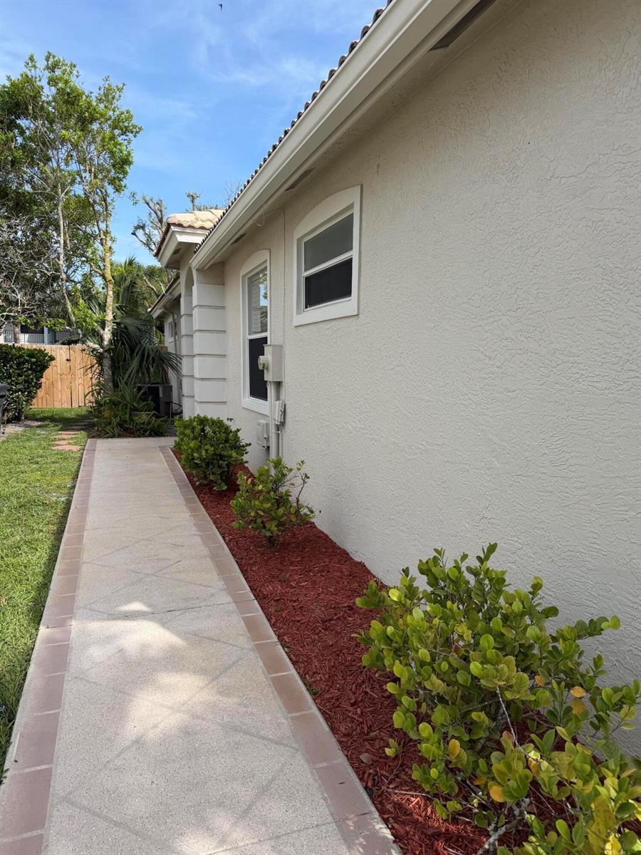 750 Via Toscana, Wellington FL 33414 photo 2